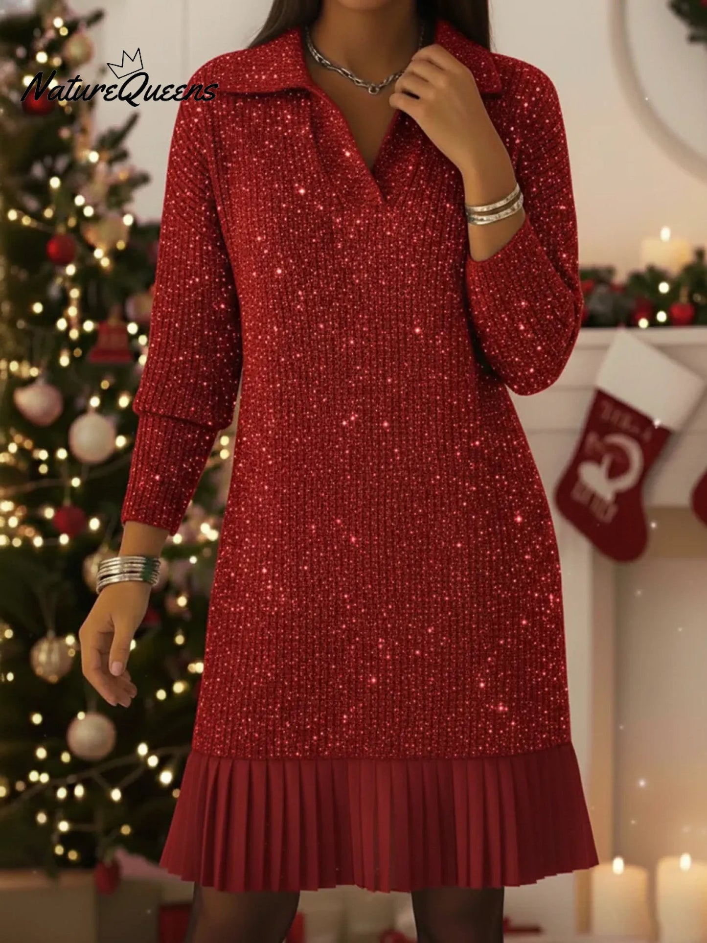 Elegante vestido de punto brillante con cuello alto.-ES