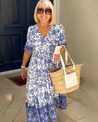 Elegantna ir stylinga obleka su raštais ir V formos iškirpte-LT