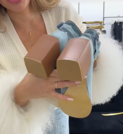 Zapatos de tacón alto de mujer de moda fabricados en tela vaquera con botones.-ES