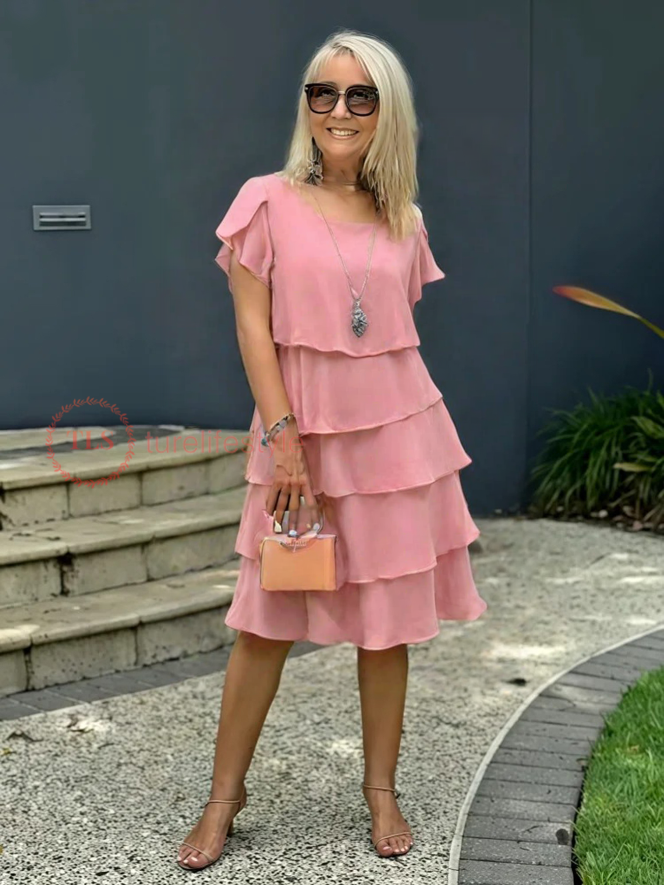 Vestido ancho con capas de gasa.-ES