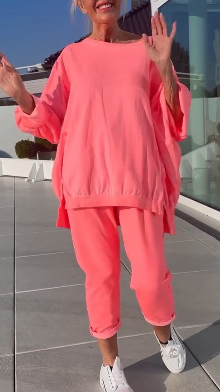 Γυναικείο καλοκαιρινό casual κοστούμι με στρογγυλή λαιμόκοψη, ανοιχτόχρωμο και σκίσιμο-GR