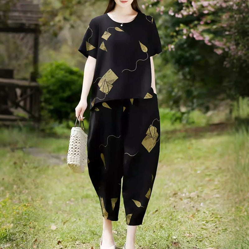 💞 Γυναικείο σετ με κοντομάνικο τοπ με σχέδιο και κοντό παντελόνι με φαρδιά μπατζάκια-GR