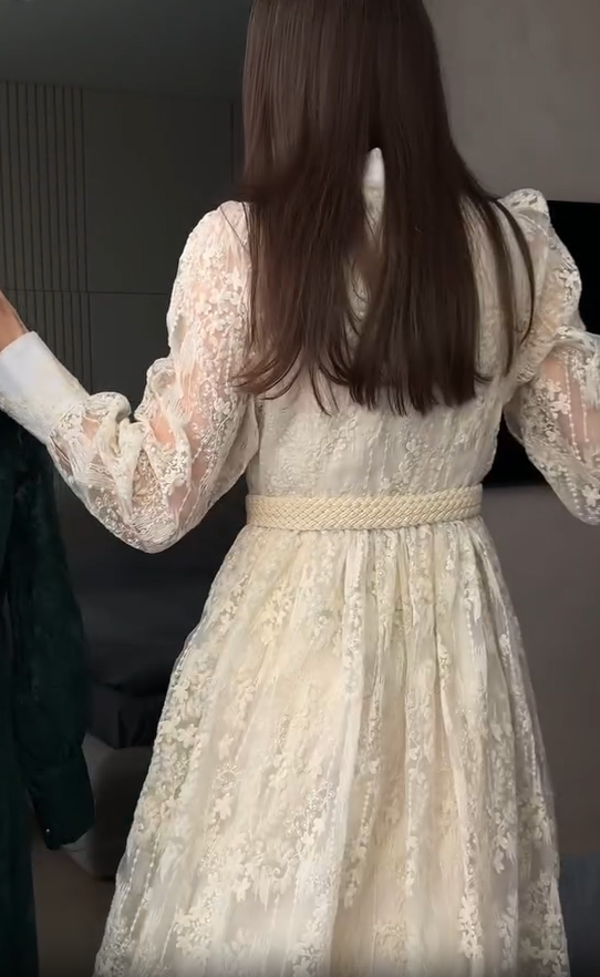 Γυναικείο φόρεμα με V-λαιμόκοψη, πλούσια κεντημένο-GR