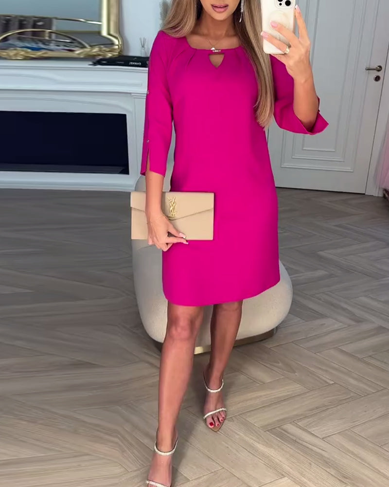 Κομψό, μονόχρωμο, απλό φόρεμα σε σχήμα V-GR