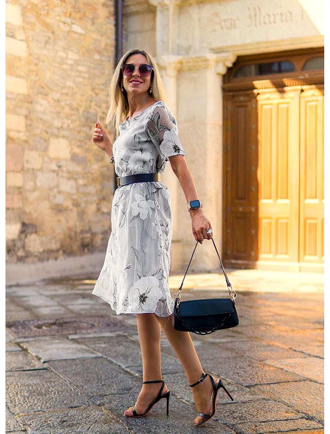 Μίντι φόρεμα με φλοράλ εμπριμέ διχτυωτό λαιμό-GR