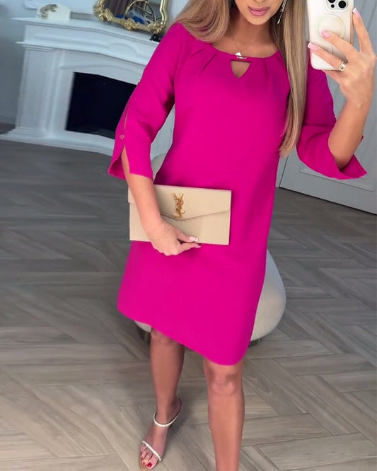 Κομψό, μονόχρωμο, απλό φόρεμα σε σχήμα V-GR