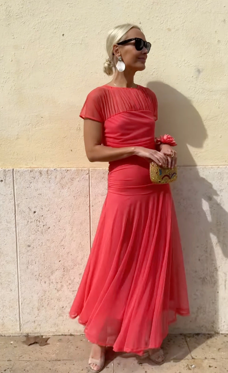 Γυναικείο φόρεμα από σιφόν σε άνετη γραμμή με στρογγυλή λαιμόκοψη και ραφές-GR