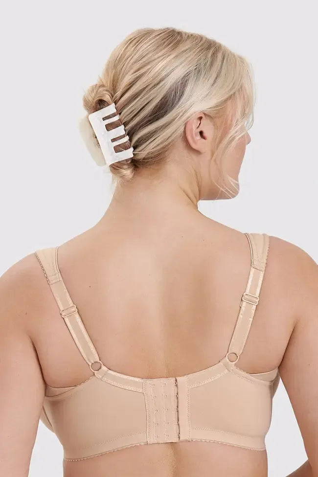 Triumph - (4 vnt.) Push-up liemenėlė su dideliais kaušeliais-LT