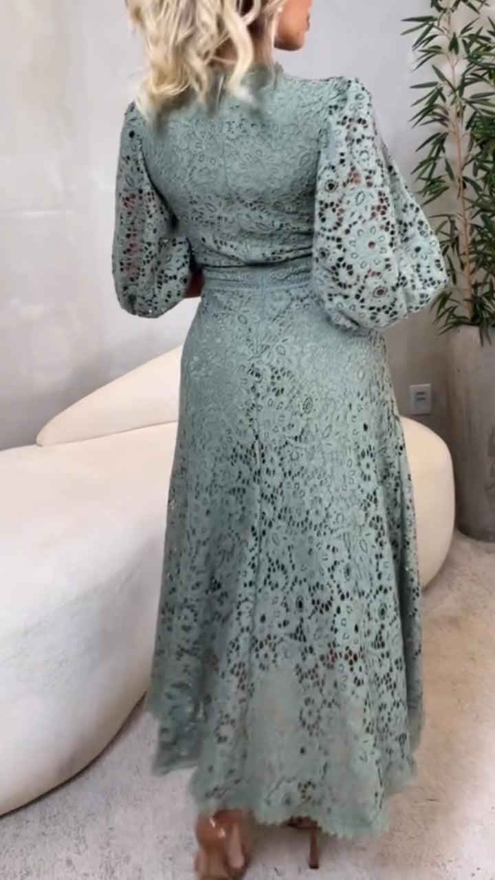 Γυναικείο δαντελένιο φόρεμα με στρογγυλή λαιμόκοψη και "καλοκαιρινά" μανίκια-GR