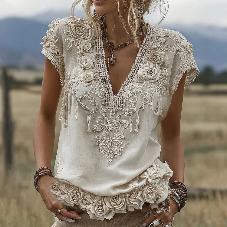 Γυναικείο κοντομάνικο μπλουζάκι με V λαιμόκοψη από λινό ύφασμα και κέντημα με τριαντάφυλλα--GR