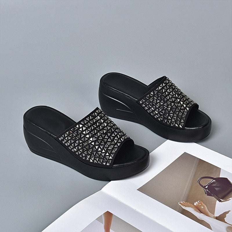 Säravad naiste sandaalid-EE