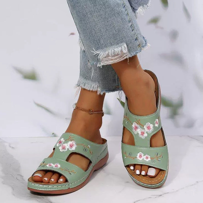 🏖️Patogios moteriškos atviros platformos šlepetės-LT