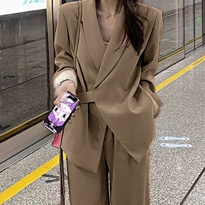 Γυναικείο σετ δύο τεμαχίων - σακάκι με κορδόνι μπροστά και παντελόνι με φαρδιά γραμμή-GR